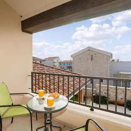 Four-bedroom In Muline Сasa de vacaciones *