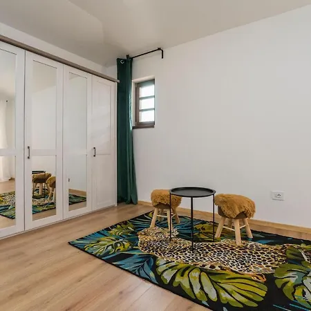 Сasa de vacaciones Four-bedroom In Muline *