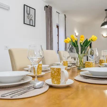 Four-bedroom In Muline Сasa de vacaciones
