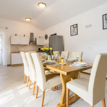 Сasa de vacaciones Four-bedroom In Muline