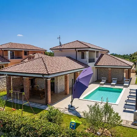 Сasa de vacaciones Four-bedroom In Muline